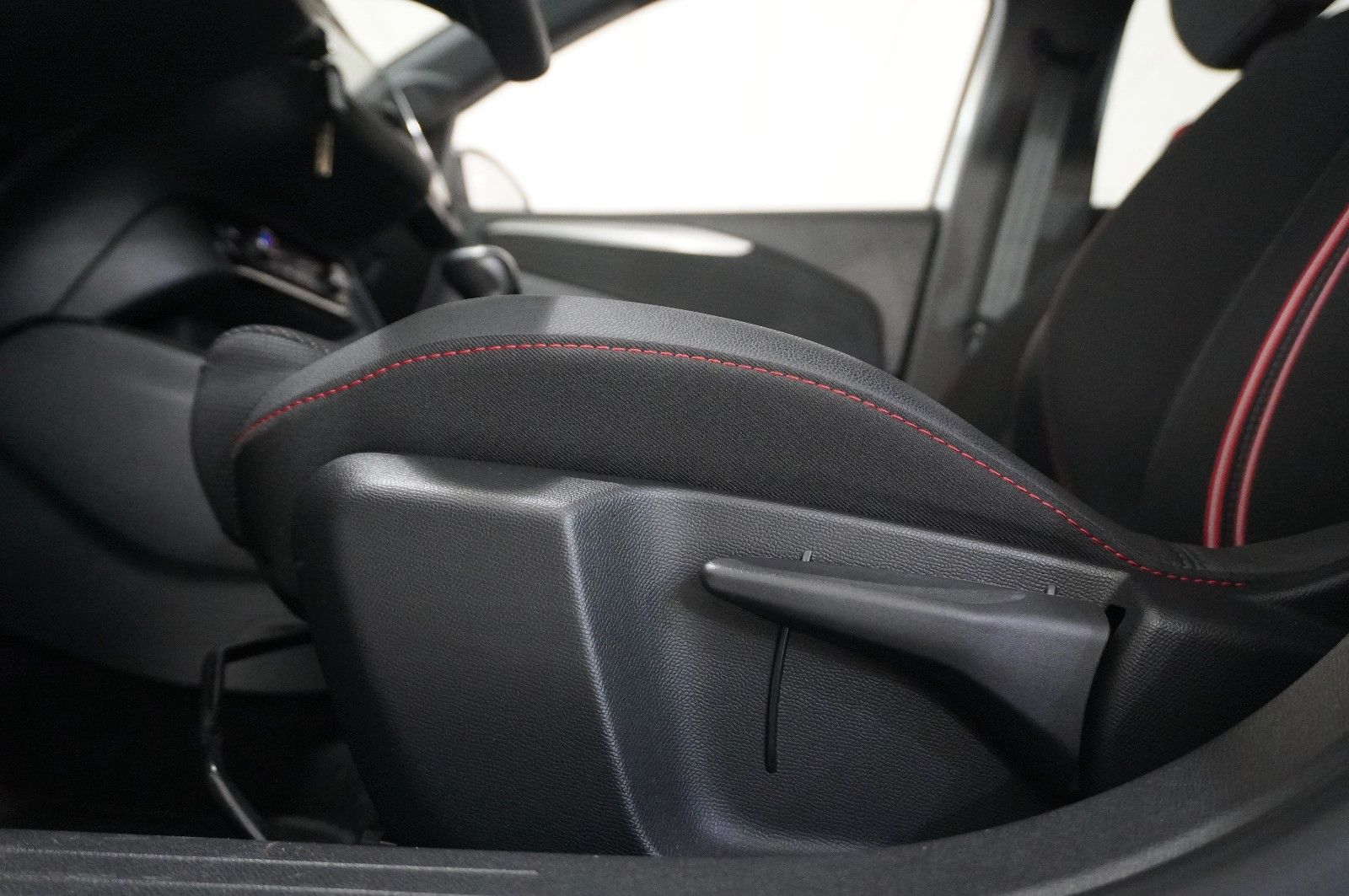 Fahrzeugabbildung Opel Corsa 1.2T GS SPORT NAVI/LED/SPORT/VIRT./SH/DAB+