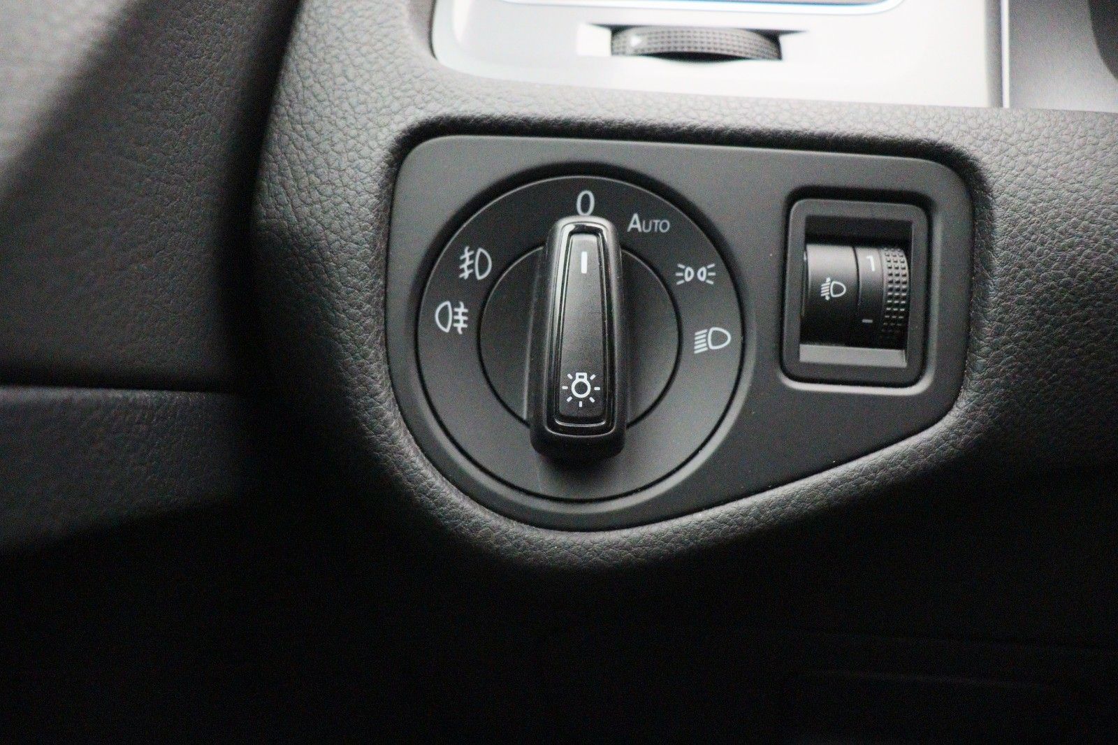 Fahrzeugabbildung Volkswagen Golf VII 1.2 Trendline BMT
