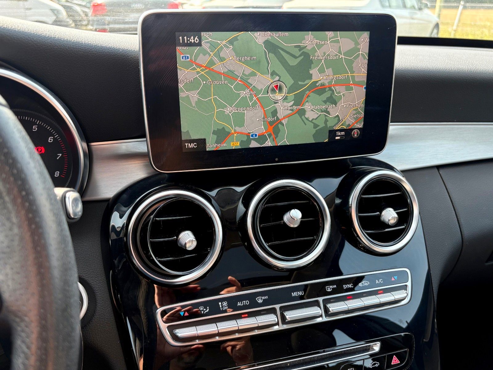 Fahrzeugabbildung Mercedes-Benz C 200 4Matic Aut. AVANTGARDE Navi LED GSD SPORTS