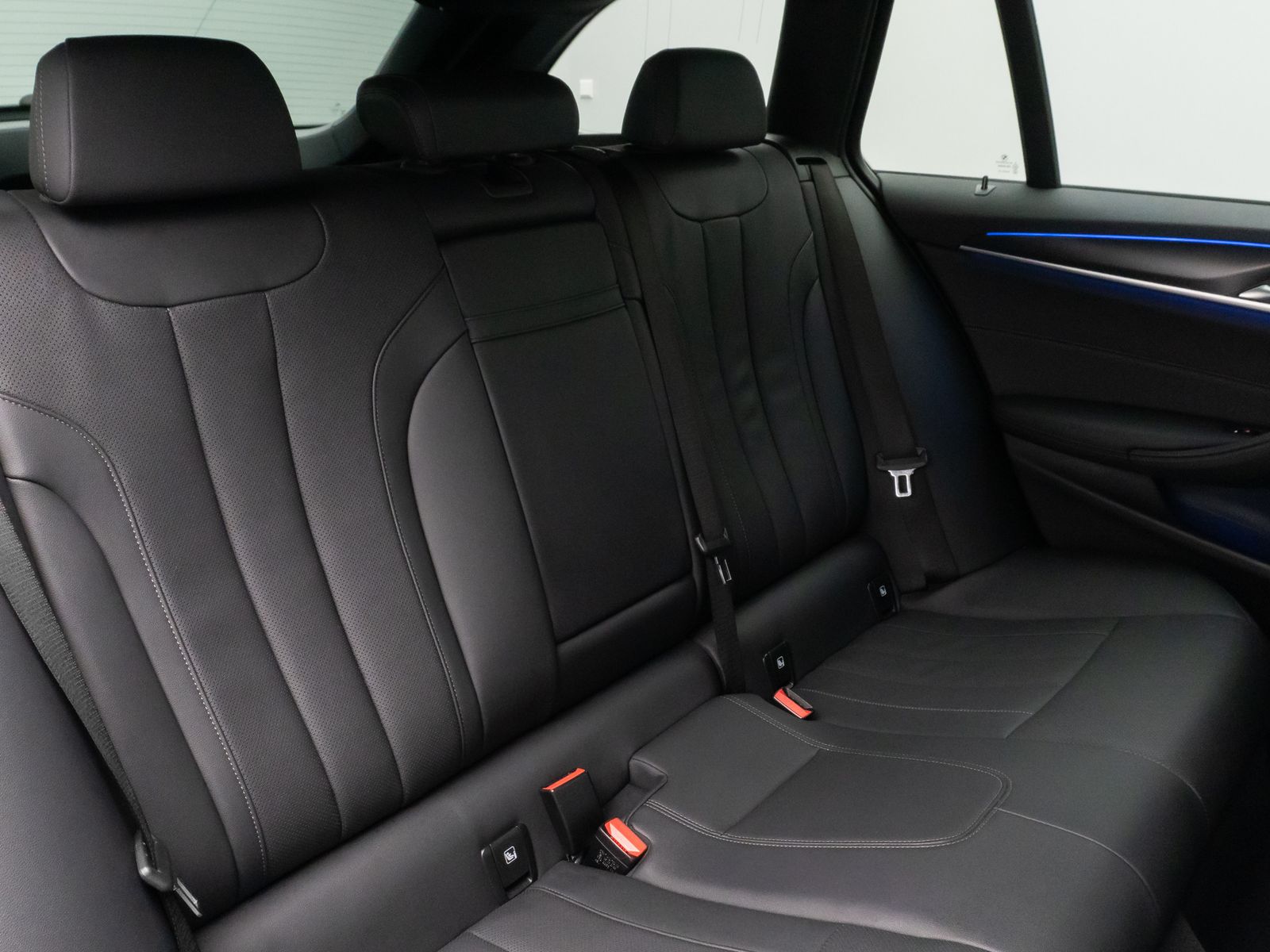 Fahrzeugabbildung BMW 530d M Sport Laser HUD DAB Komfort Alarm 18Zoll