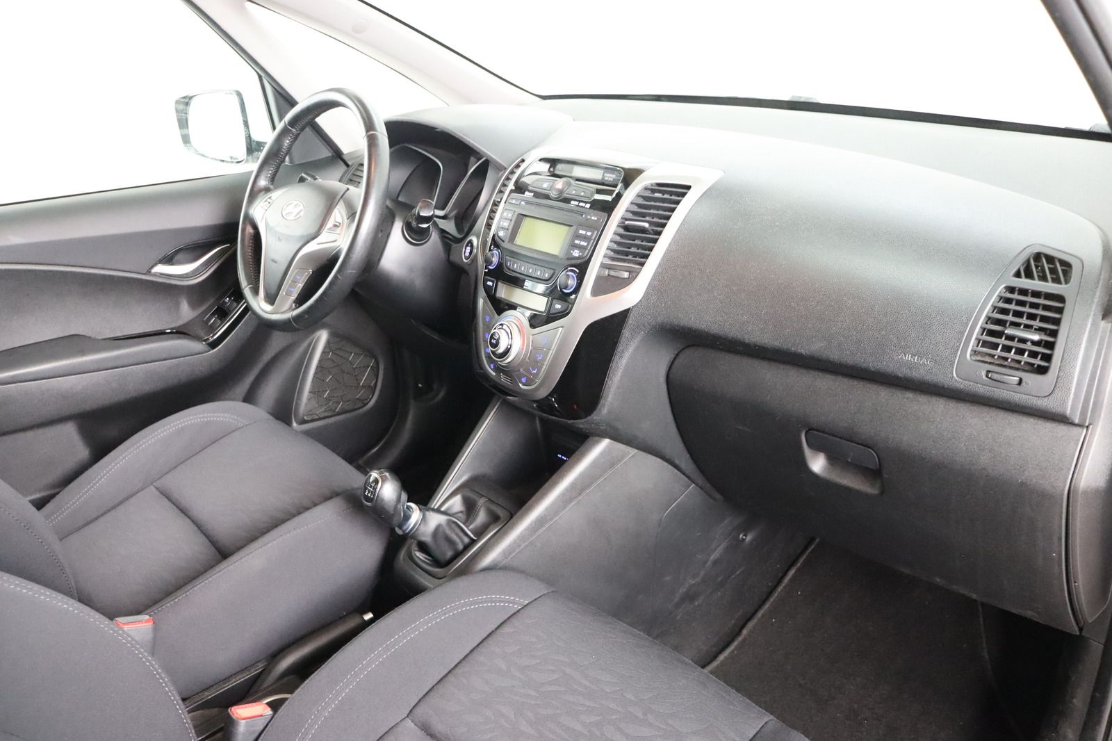 Fahrzeugabbildung Hyundai ix20 * HU/AU bis 06.2028 * 8-fach bereift Comfor