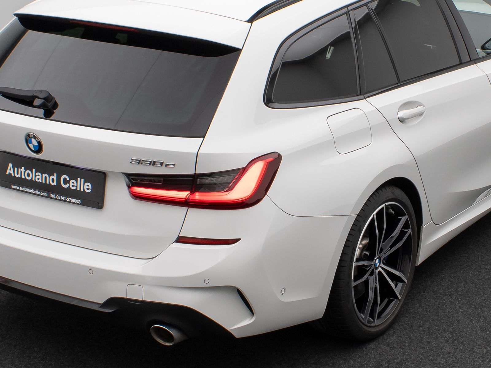 Fahrzeugabbildung BMW 330e M Sport Kamera Laser HUD DAB HiFi Komfort