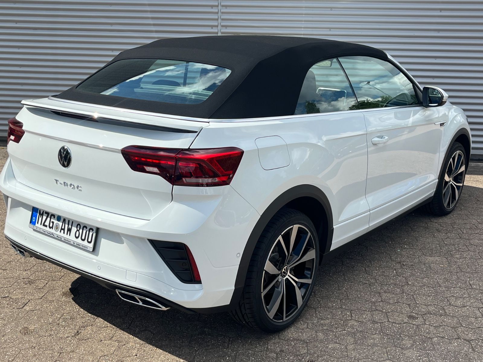 Fahrzeugabbildung Volkswagen T-Roc Cabriolet R-Line 1.5 TSI DSG ACC Kamera