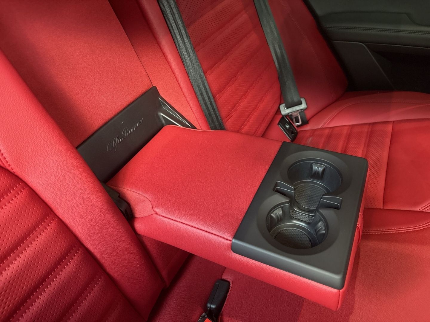 Alfa Romeo Stelvio - Bild 18