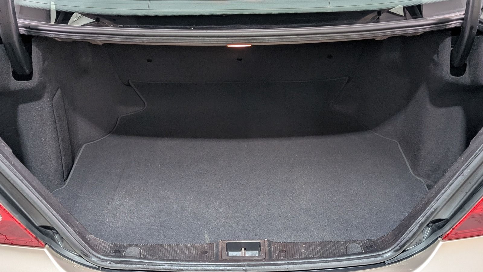 Fahrzeugabbildung Mercedes-Benz C 180 HU/AU bis 12.27 * Sitzhzg. * Schiebedach *