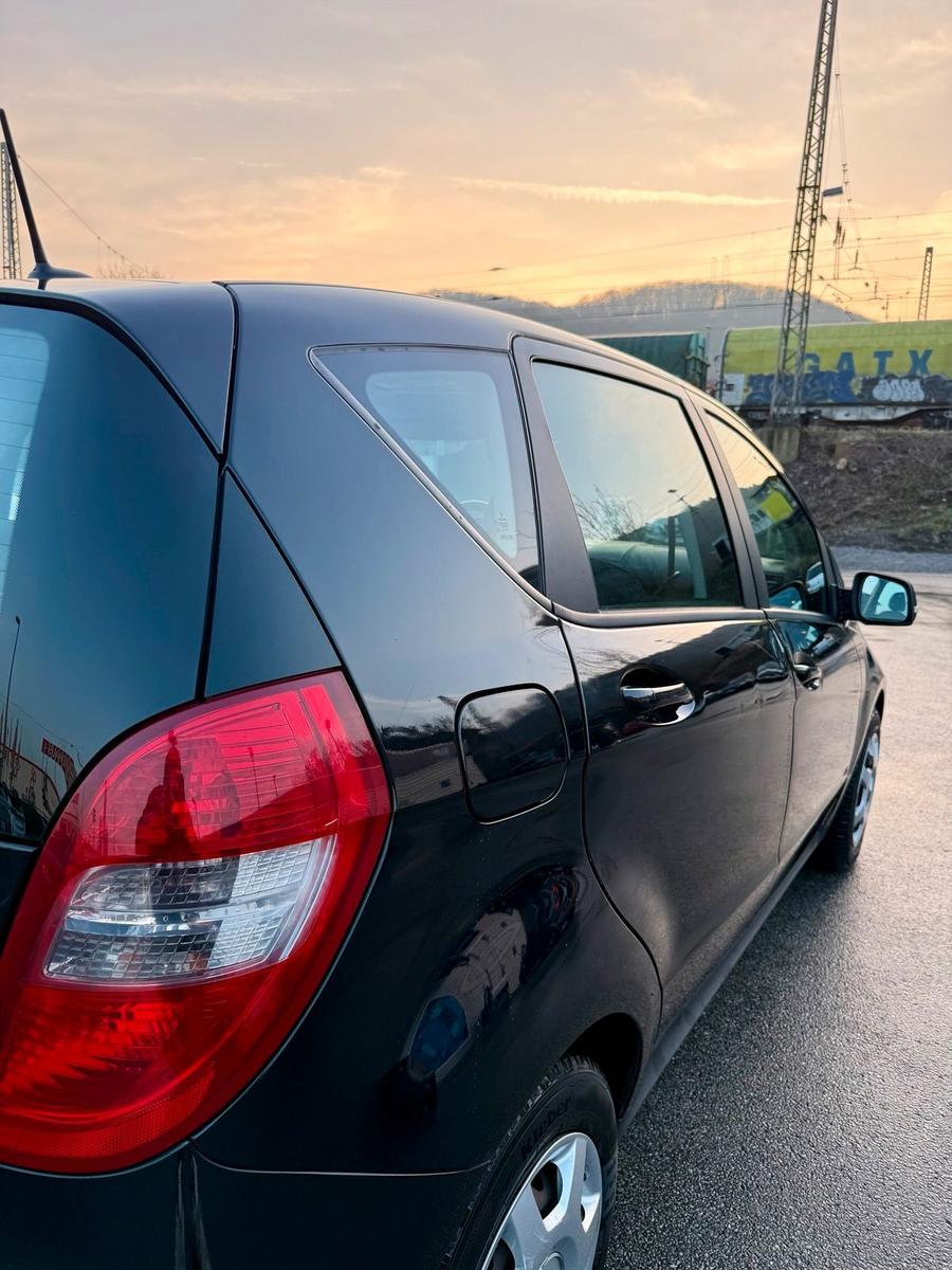 Mercedes-Benz A160 2010 — engine 95 HP (70kW)