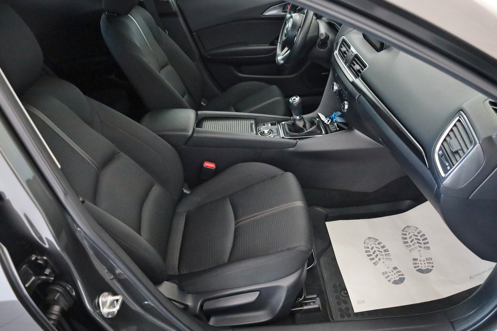 Fahrzeugabbildung Mazda 3 Lim. Sports-Line Navi,LED,SH,PDC,Kamera,HUD