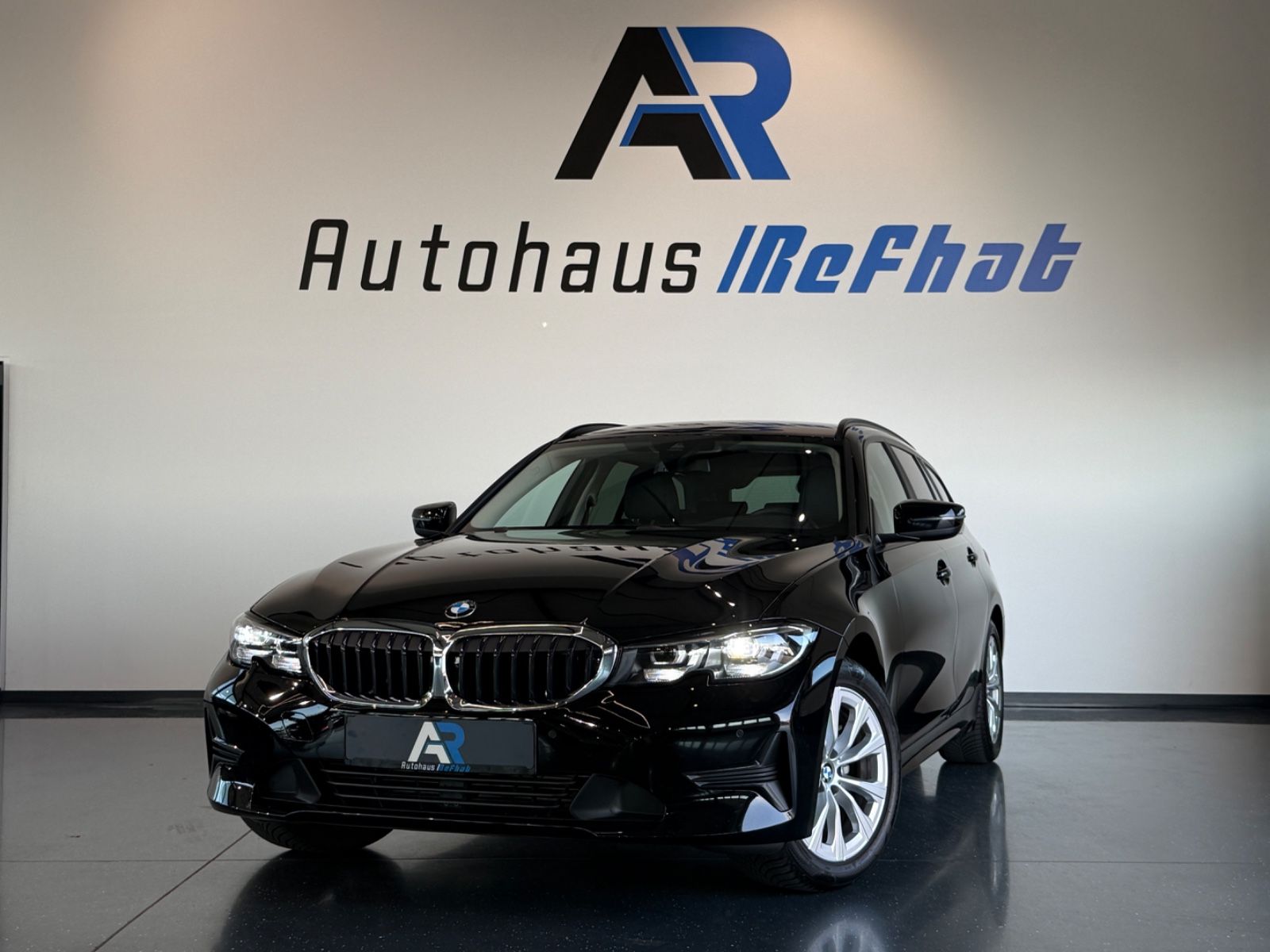 BMW BMW 318i Advantag*LEDER*LED*KAMERA*SHZ*DIGITALTACH