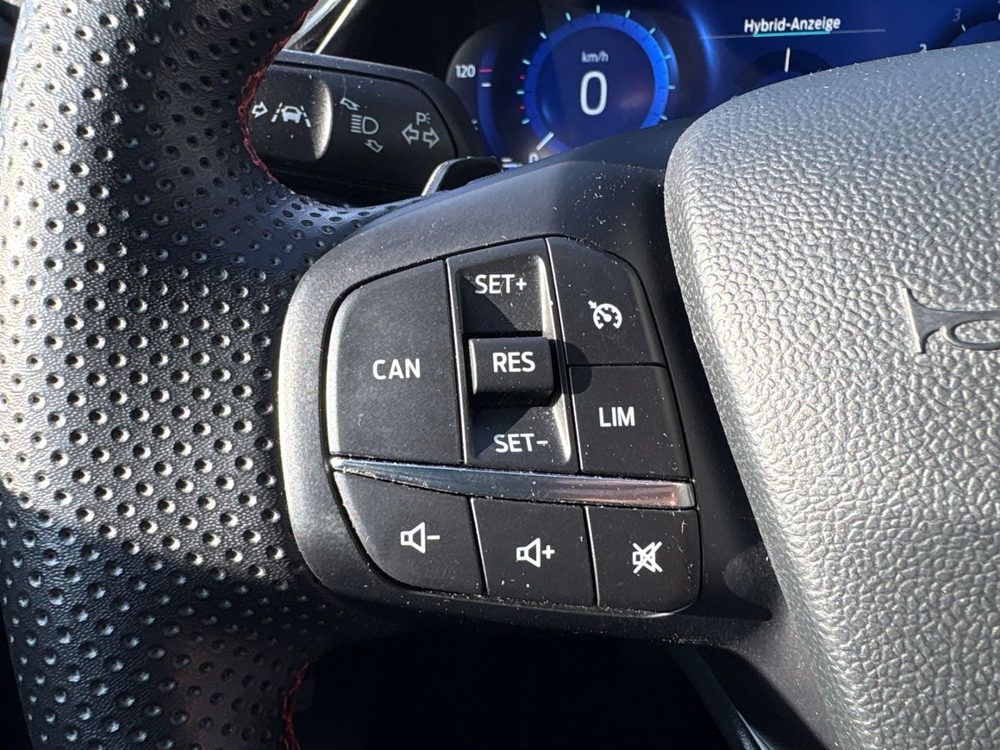 Fahrzeugabbildung Ford Puma ST-Line Navi LED DAB SHZ LenkradHZG Keyless