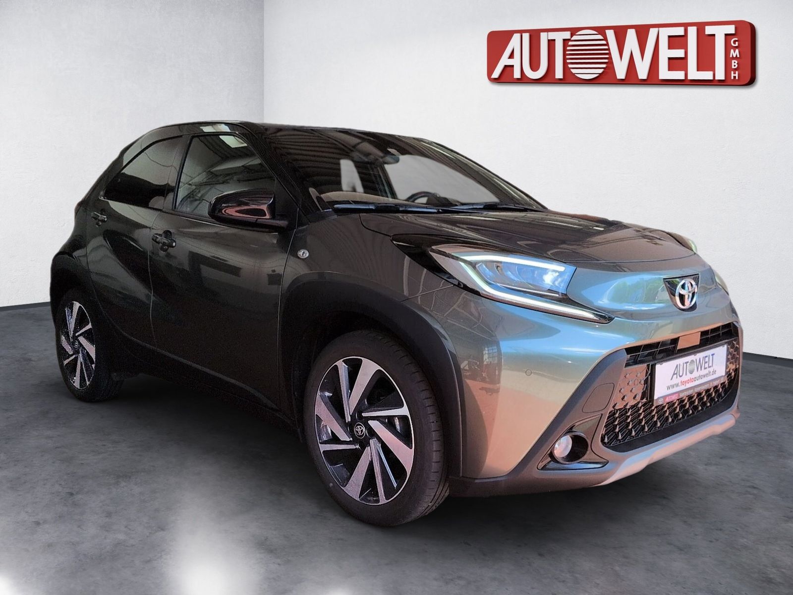 Fahrzeugabbildung Toyota Aygo X 1.0 Explore CVT AUT. KlimaA,LED,Navi,SHZ