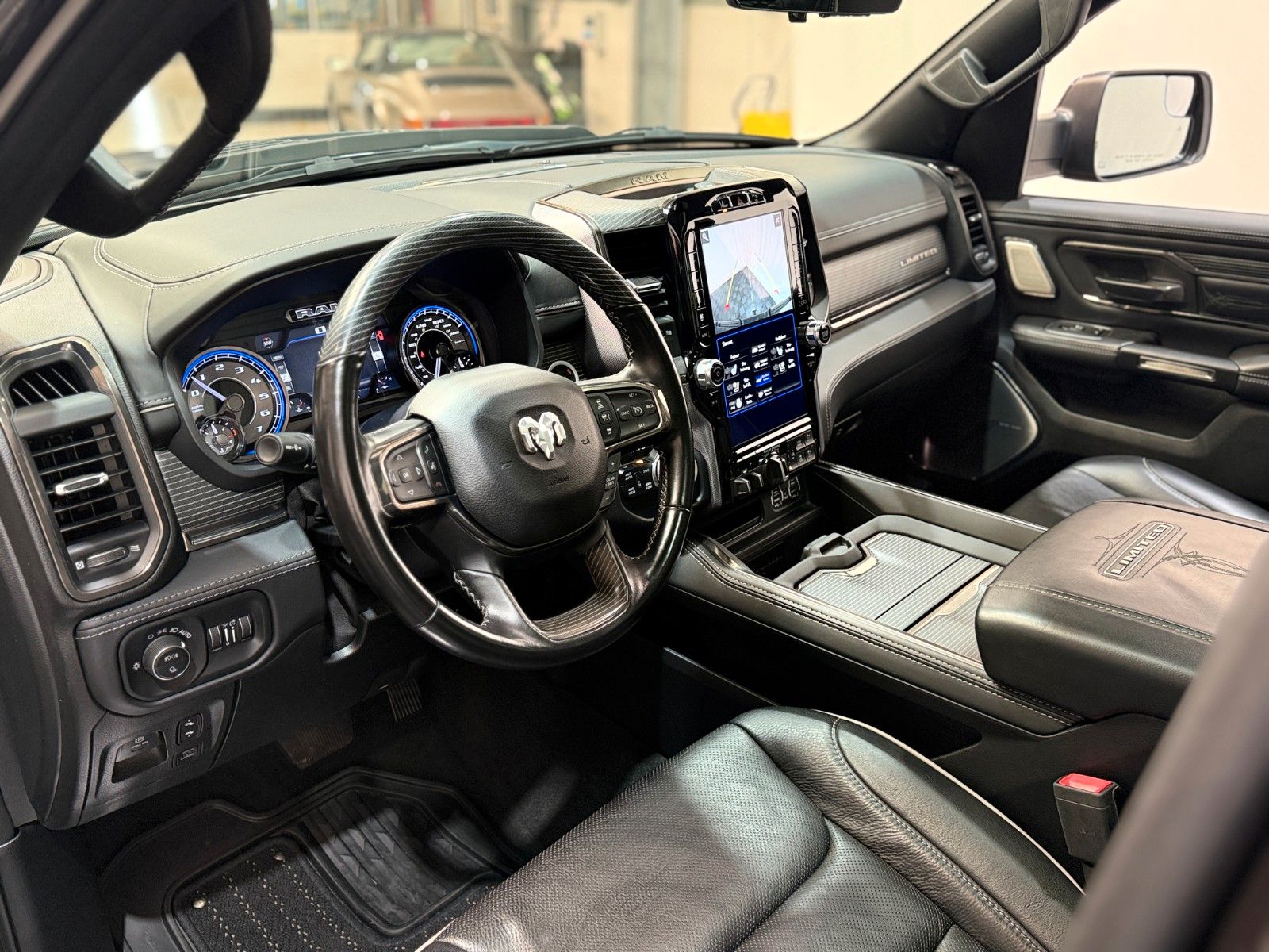 Fahrzeugabbildung Dodge RAM 1500 LIMITED NIGHT CREW CAB 4x4 RAMBOX