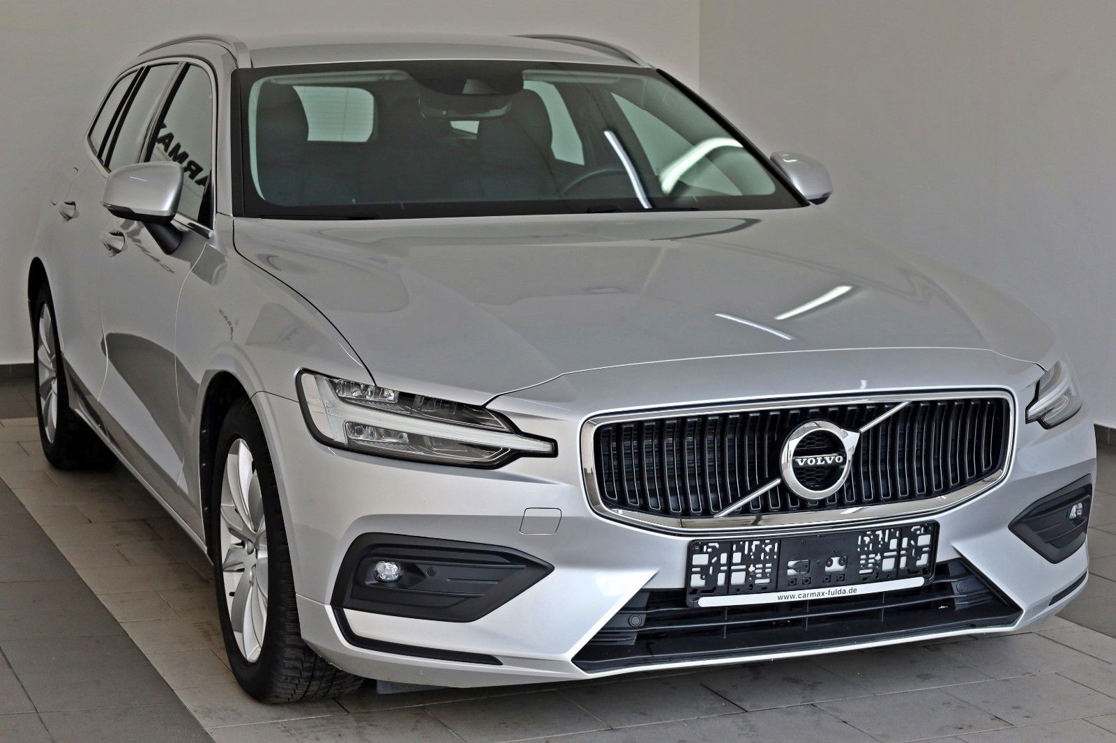 Fahrzeugabbildung Volvo V60 Kombi Momentum Pro Leder,Navi,LED,Kamera,App
