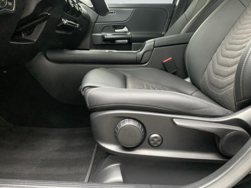 Mercedes-Benz GLA ADV AHK LED SPUR SHZ DCT KAMERA NAVI, миниатюра 19