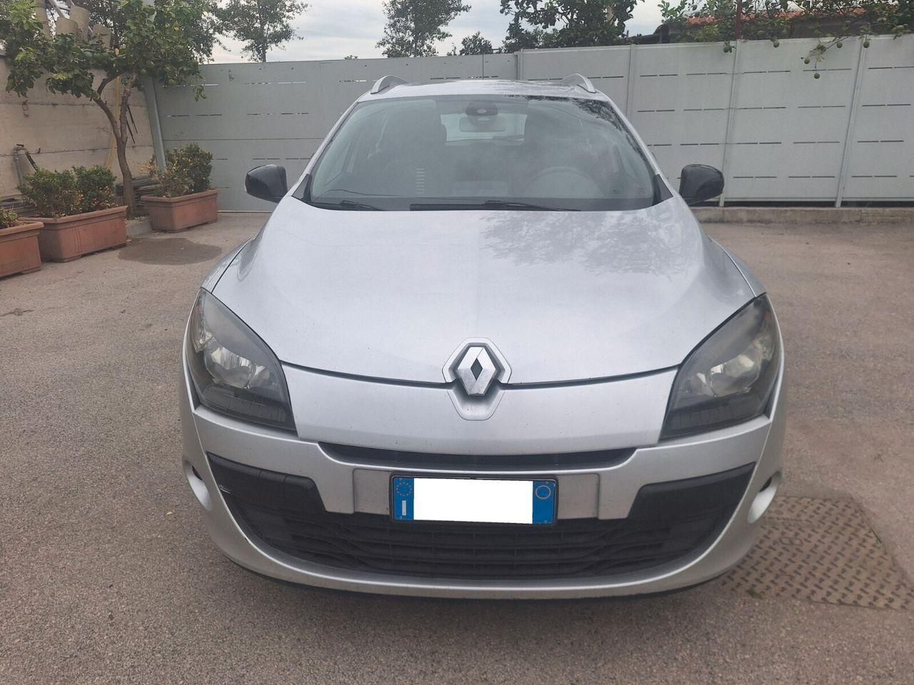 Renault Megane 2012 — rear view