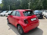 Fiat 500e RED 42 kWh PDC SHZ DAB+ - rote Fiat 500e