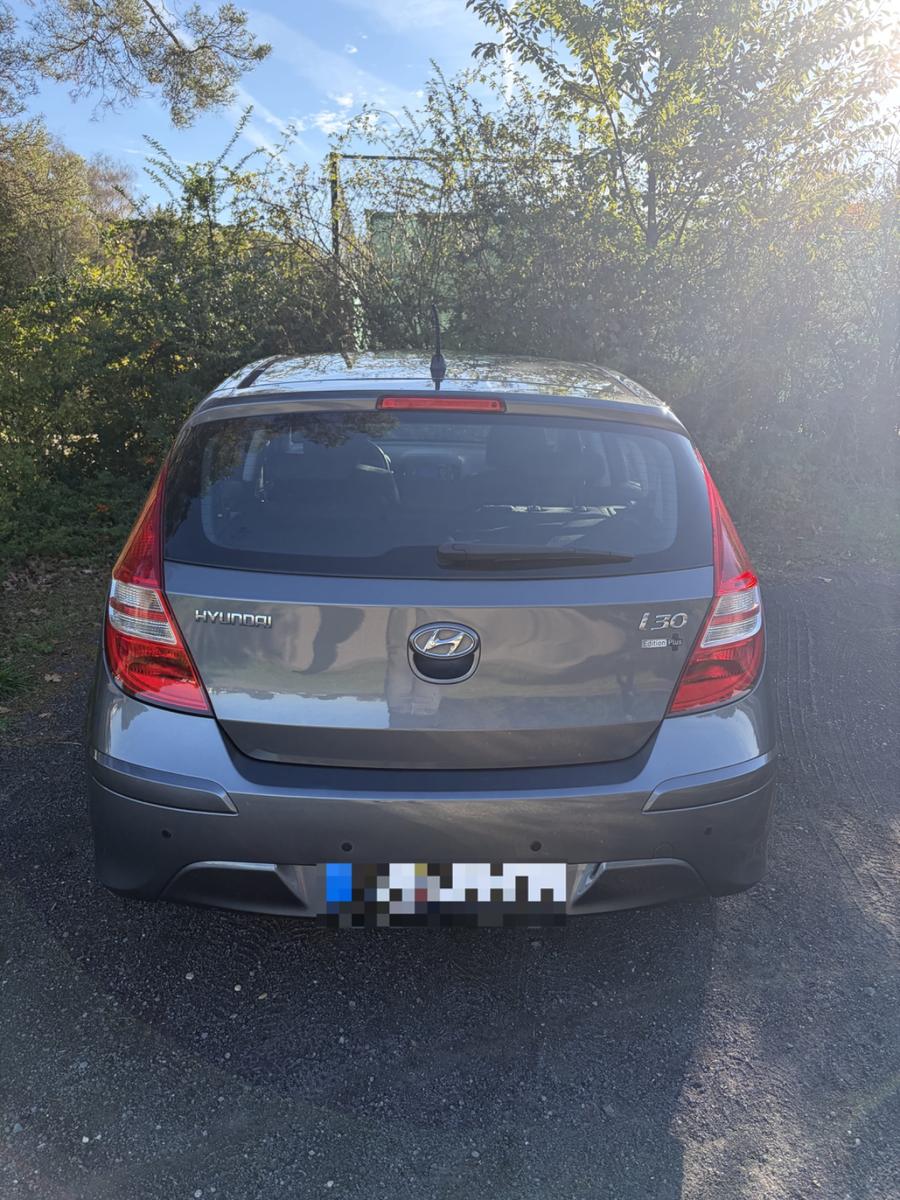 Hyundai i30 2010 — engine 1.396 cm³, 109 HP (80kW)