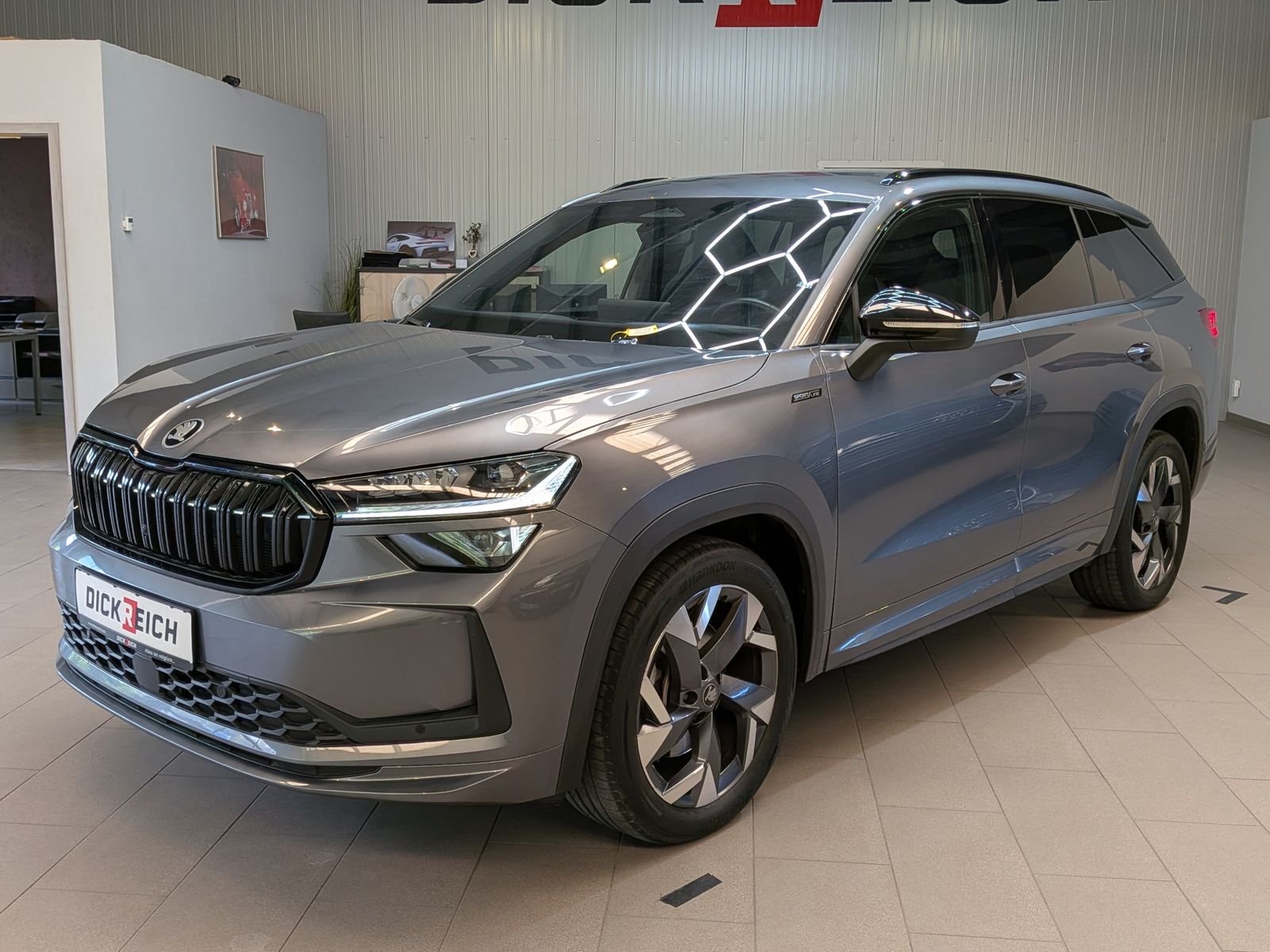 Fahrzeugabbildung SKODA Kodiaq 2.0TDI SPORTLINE*MEMOR*CAM*LED*ACC*7-SITZ