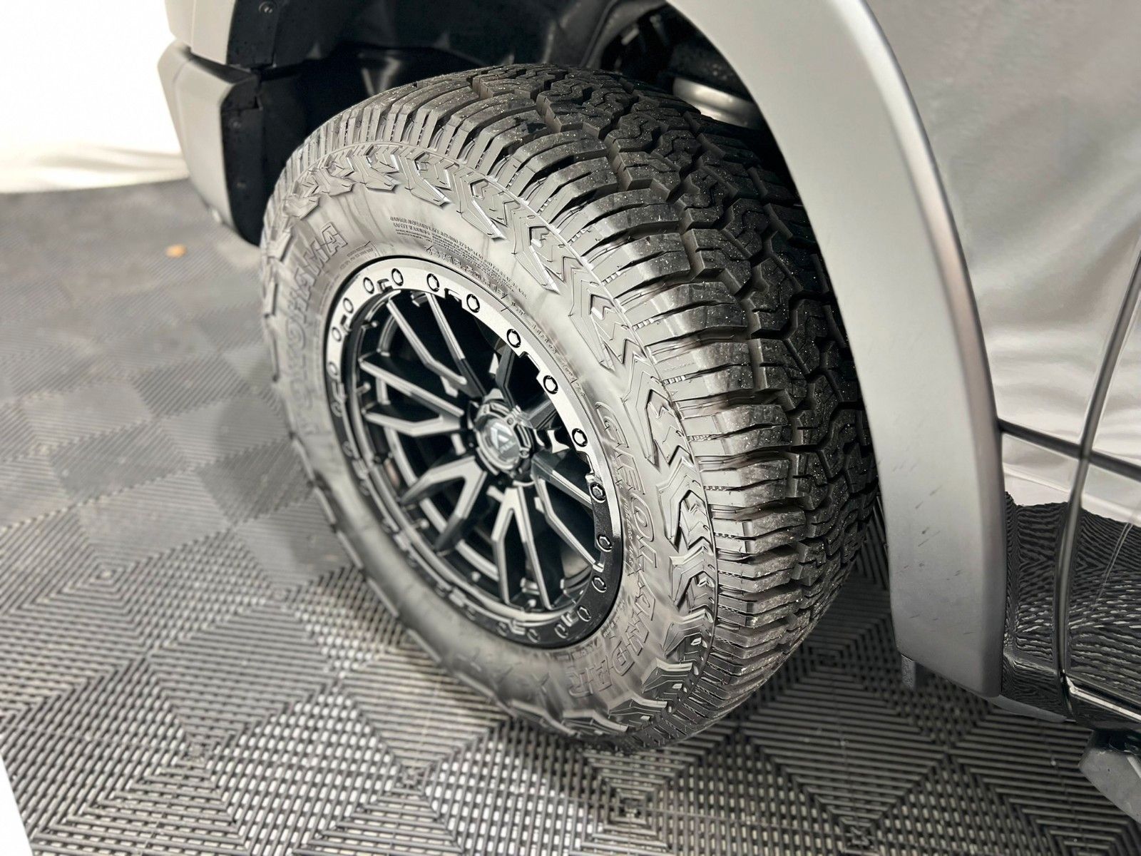 Fahrzeugabbildung Dodge RAM 1500 Rebel Night Premium 3.0L MY25 RTR Umbau