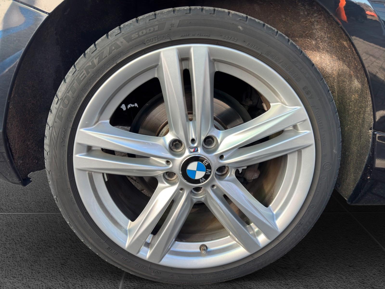 BMW 120i*Sport Line* TEMPOMAT*LED*NAVI*PDC*