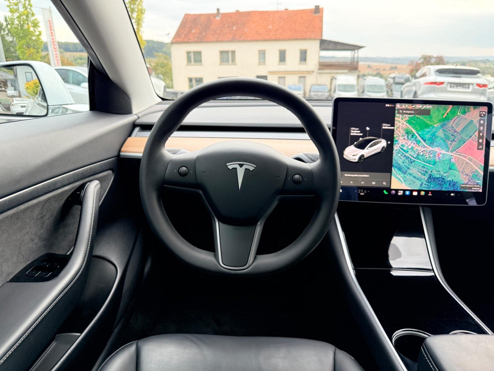 Tesla Model 3 Standard Range Plus | 283 ch | BVA | Toit panoramique | Cuir | Sièges chauffants AV/AR | Attelage amovible