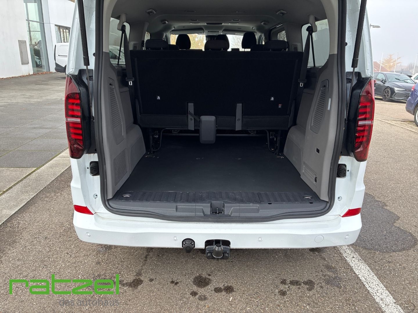 Fahrzeugabbildung Volkswagen Caravelle Life LR AHK+Digitales Cockpit+LED+ACC