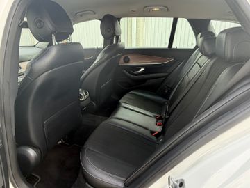 Mercedes E 220 - 12