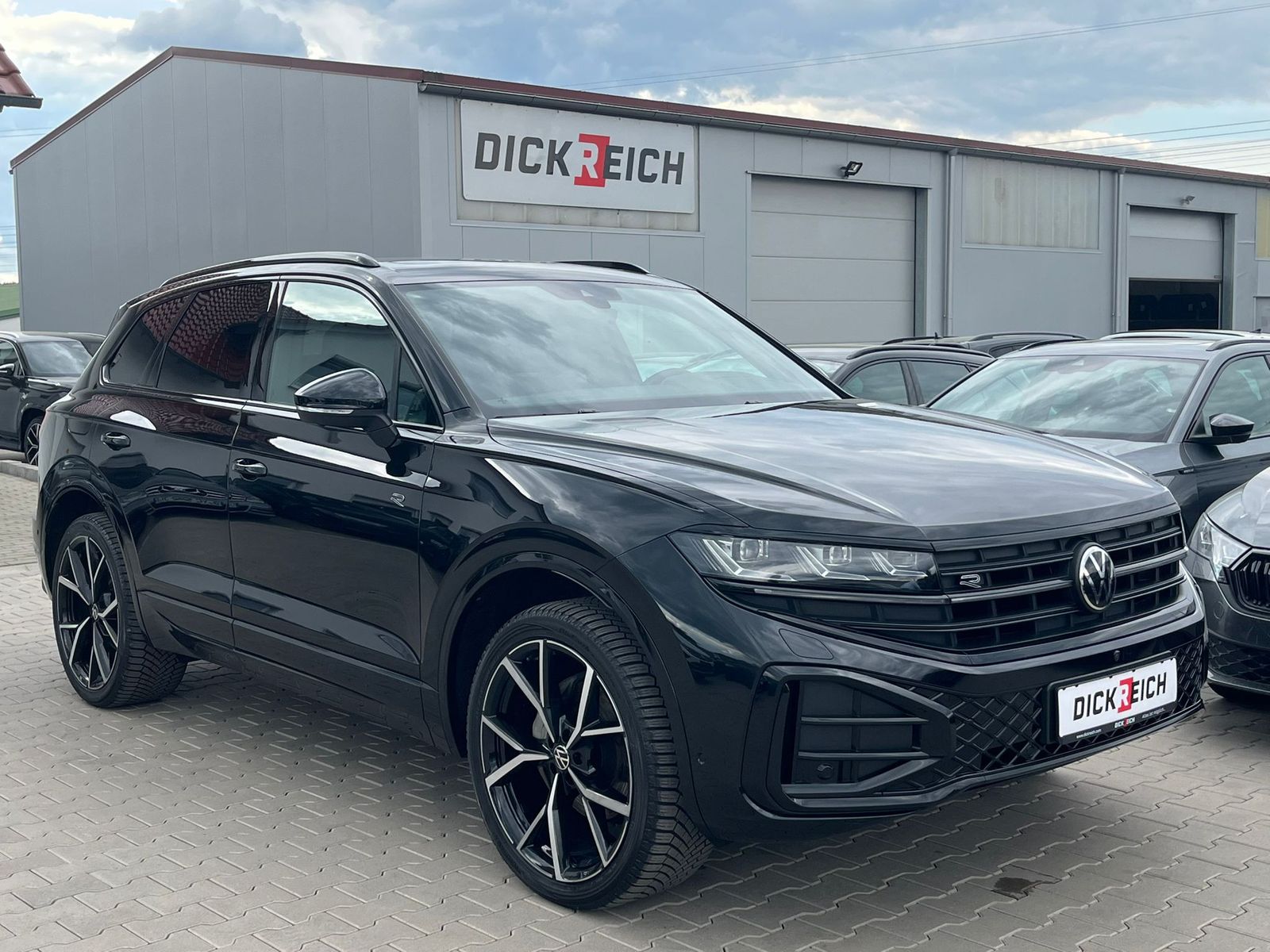 Imagen del vehículo: Volkswagen Touareg 3.0 TDI 4M R-Line VOLL Black 22" UPE 114T