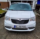 Lancia Voyager 2.8 MultiJet 16v S Automatik S - Lancia Voyager von privat