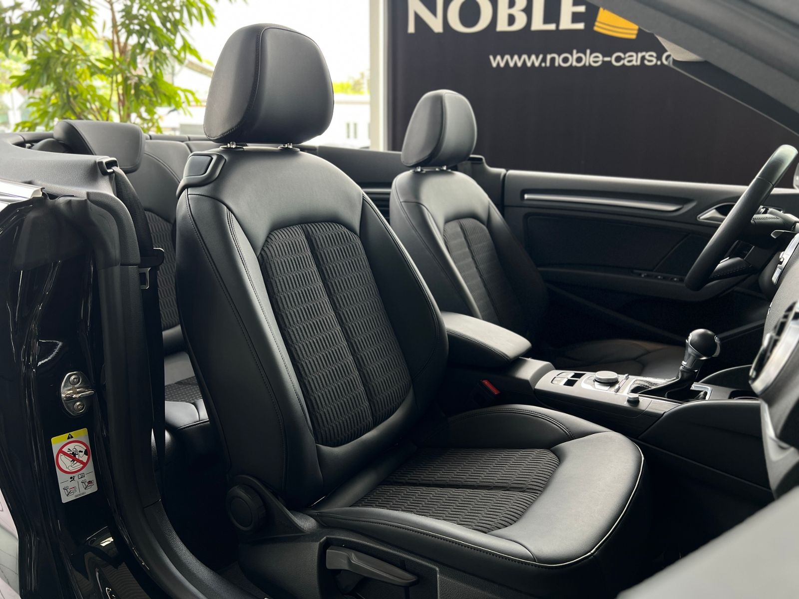 Fahrzeugabbildung Audi A3 Cabriolet  design 35 TFSI S tronic NAVI GRA S
