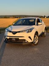 Toyota C-HR Lounge *Kamera*Abstandstempomat*TÜV*Klima - weiße Toyota C-HR
