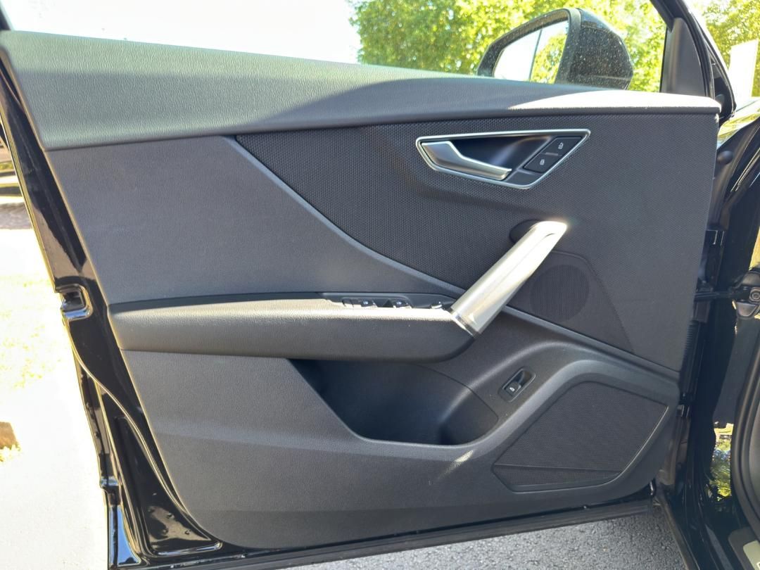 Fahrzeugabbildung Audi Q2 Advanced 35 TFSI stronic Parken AHK Navi