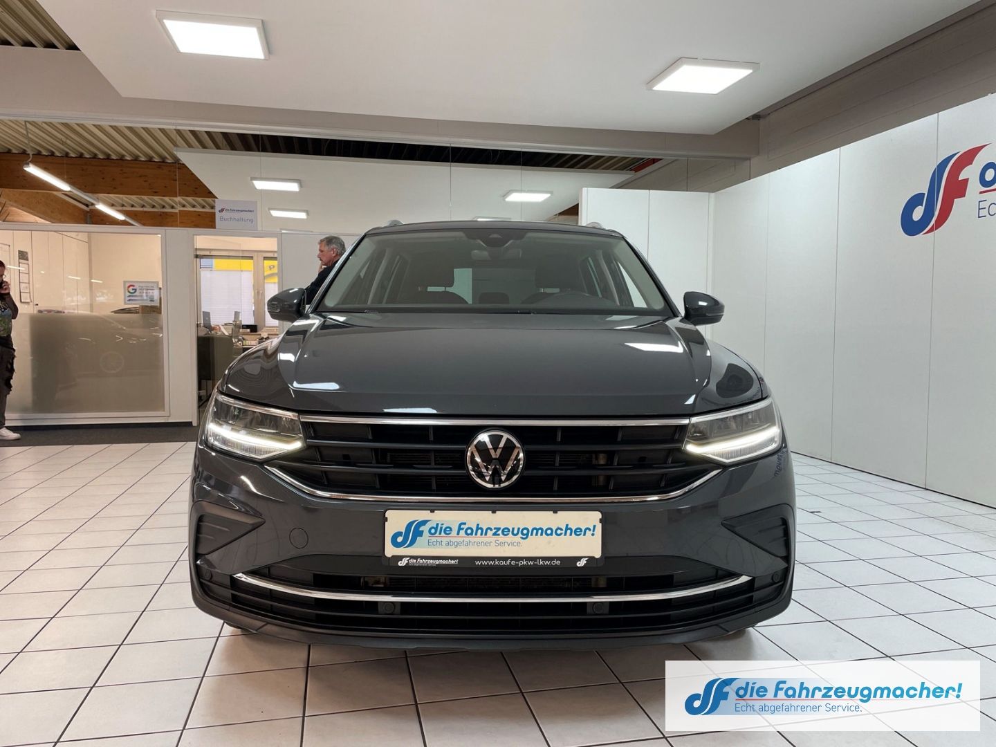 Fahrzeugabbildung Volkswagen Tiguan Active eHybrid Digitales Cockpit LED ACC