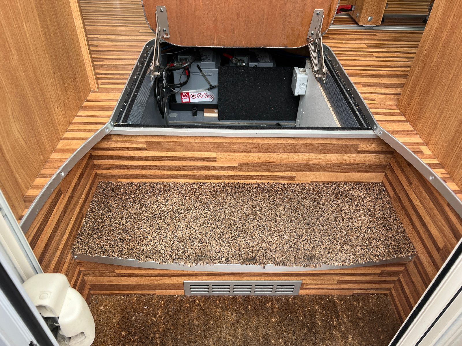 Fahrzeugabbildung Frankia T 6400 BD CompactClass MB Sprinter 316 CDI MAXI