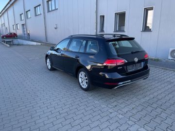 Volkswagen Golf - 6