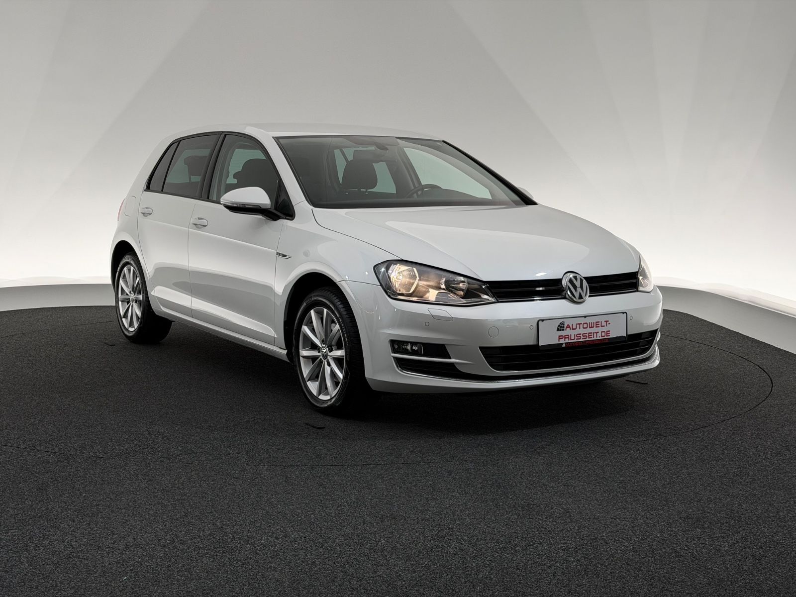 Gebrauchtwagen Volkswagen Golf Golf VII Lim. 1.2 TSI*LOUNGE*TEMPO-KLIMA-SHZ-PDC in Horb am Neckar