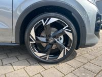 Volkswagen T-Roc 1.5 eTSI DSG R-Line PANO AHK MATRIX 4JGAR bei Autohaus Landmann & Maier OHG