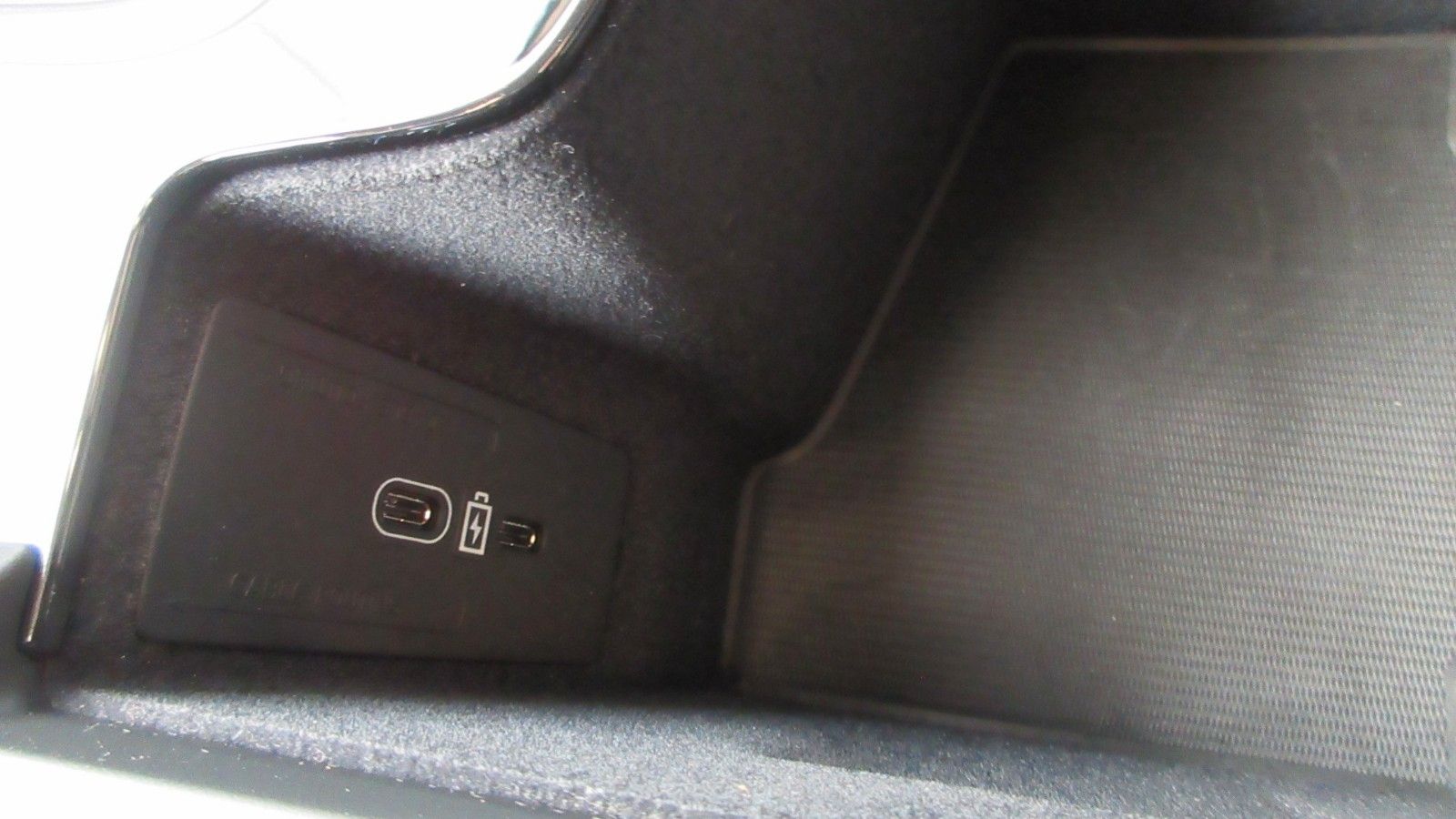 Fahrzeugabbildung Volvo XC 60 B4 Plus Bright 2WD