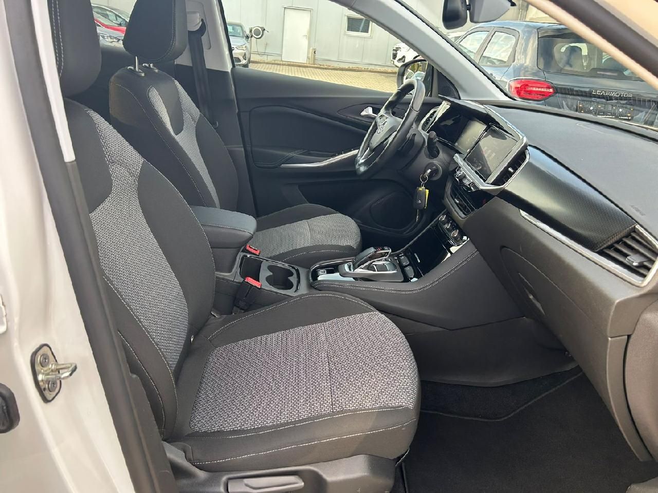 Fahrzeugabbildung Opel Grandland GS Line, Automatik, AHK