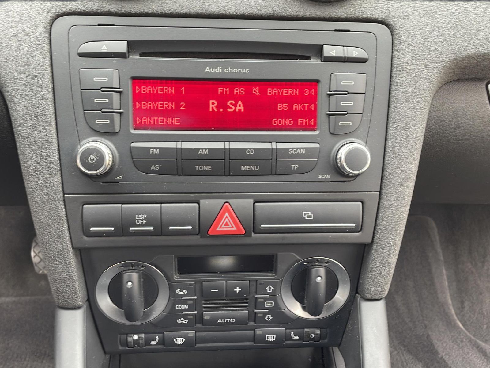 Fahrzeugabbildung Audi A3 Sportback 1.6 FSI Ambition/ Unfallfrei !!