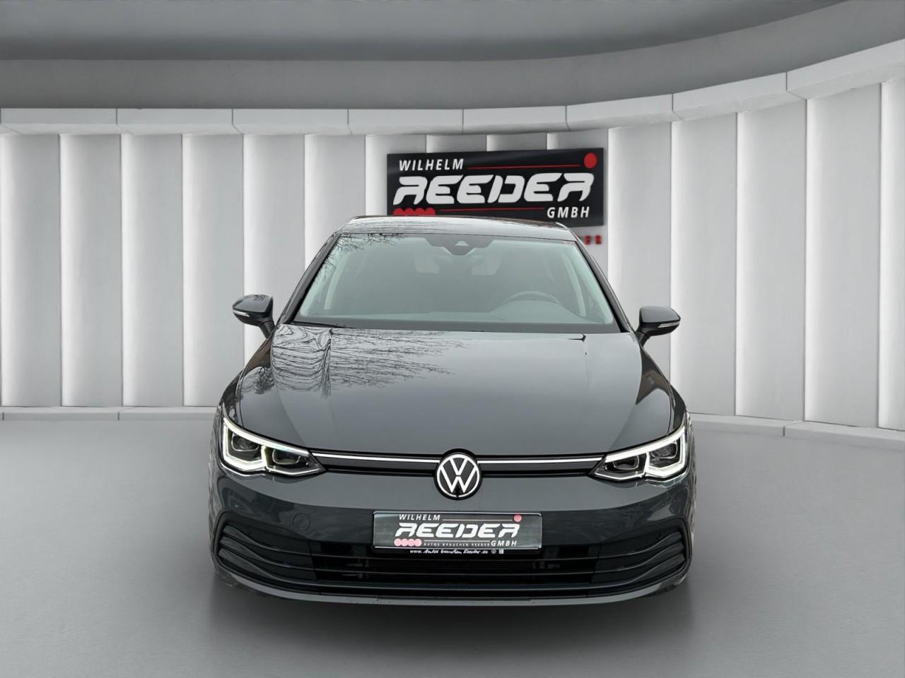 Volkswagen Golf VIII 1.5 TSI Life LED+Navi+AHK+HarmaKardon