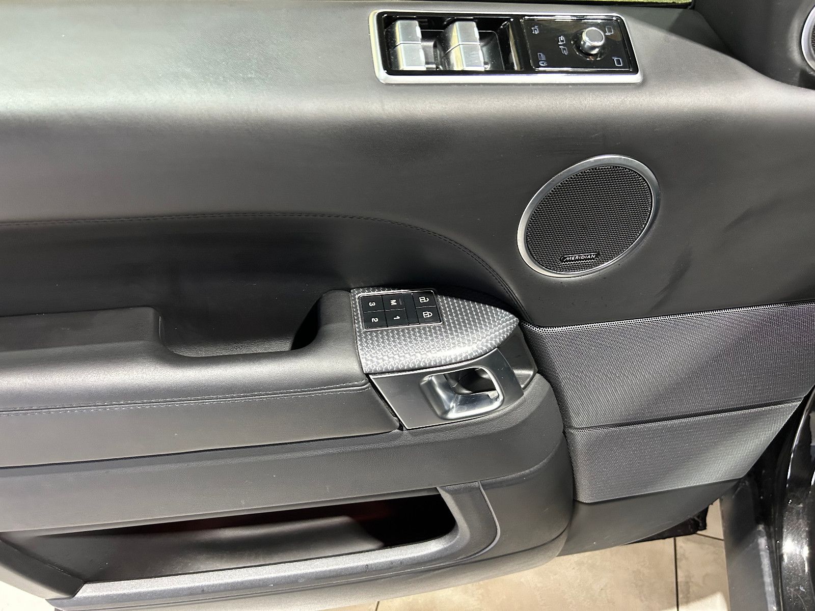 Fahrzeugabbildung Land Rover Range Rover Sport HSE D350/MEMORY/APPLE/KAMERA