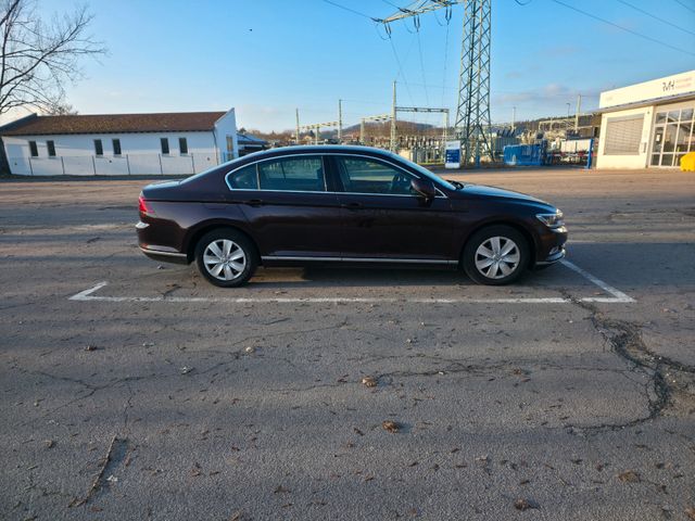 VW Passat 2.0 TDI SCR 140kW DSG BMT Highline Hi...