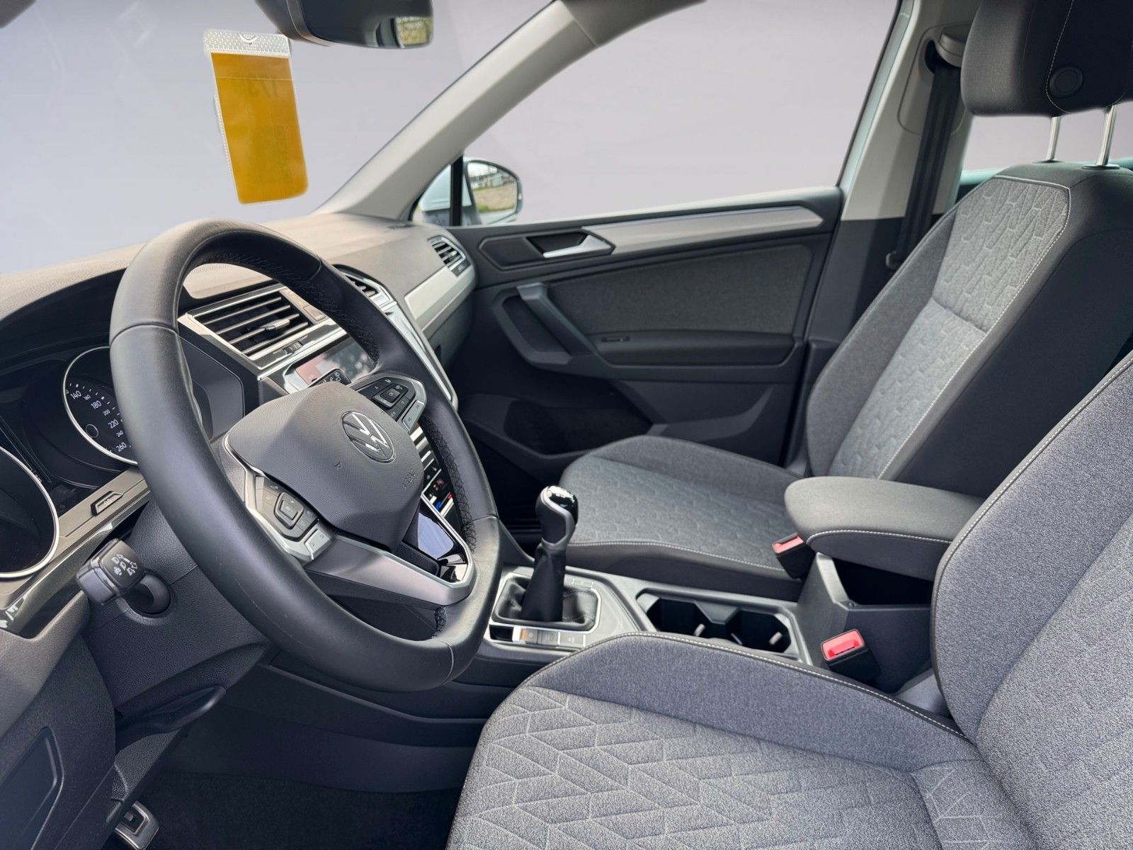 Fahrzeugabbildung Volkswagen Tiguan Life MOVE 1.5 TSI