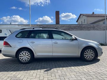 Volkswagen Golf - 6