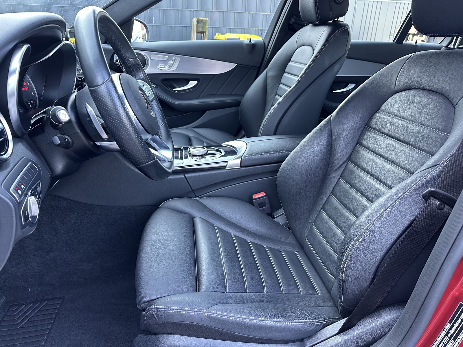 Fahrzeugabbildung Mercedes-Benz C 220d T 4Matic AMG-Line NAV+LED+18ZO+DISTRONIC