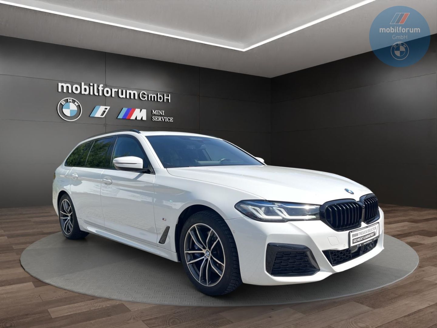 BMW 530 i Touring M-Sport AHK StandHZG Panorama foto 16