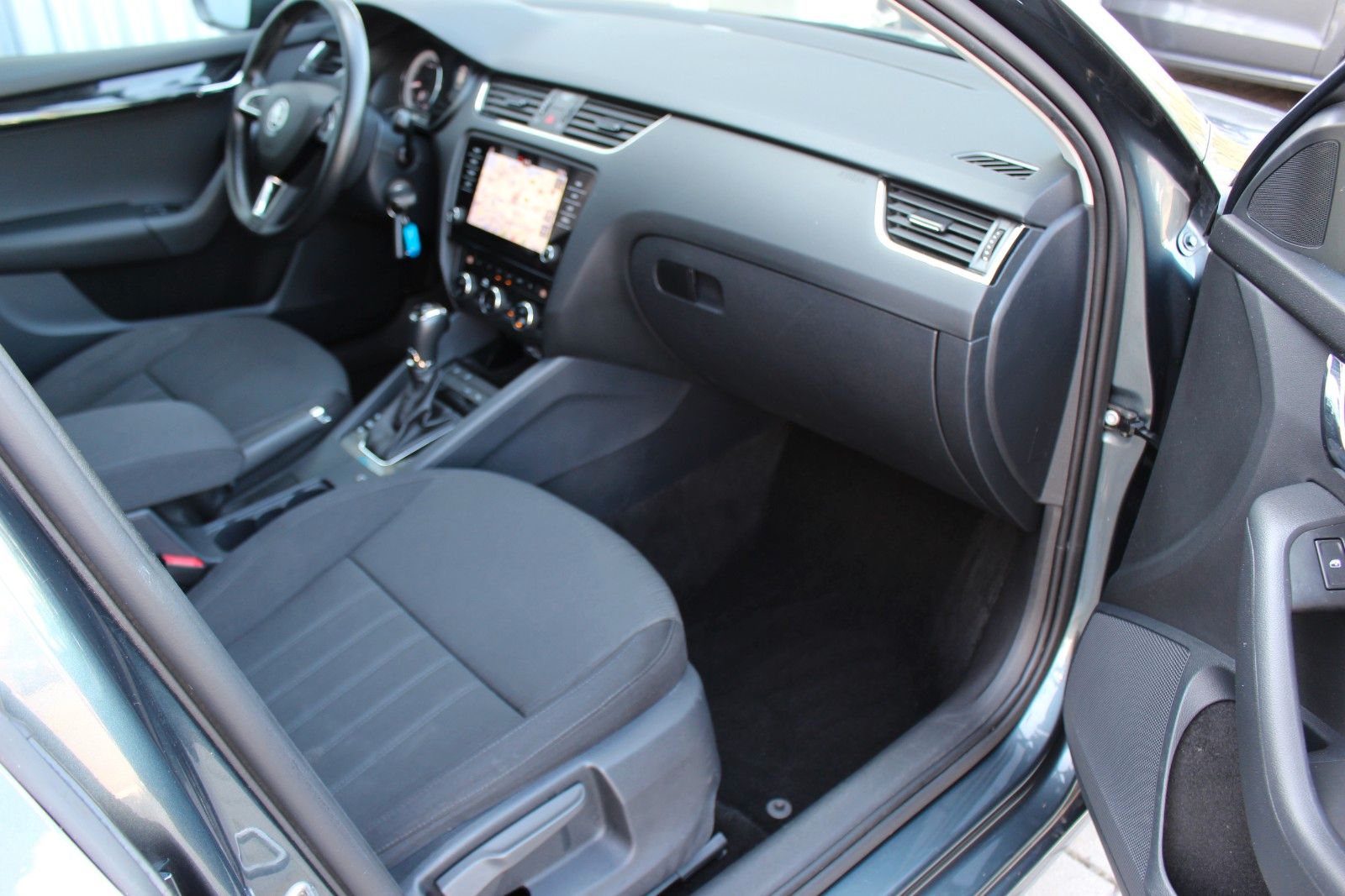 Skoda Octavia Combi Style 2.0 TSI DSG+Navi+Kamera+ACC foto 15