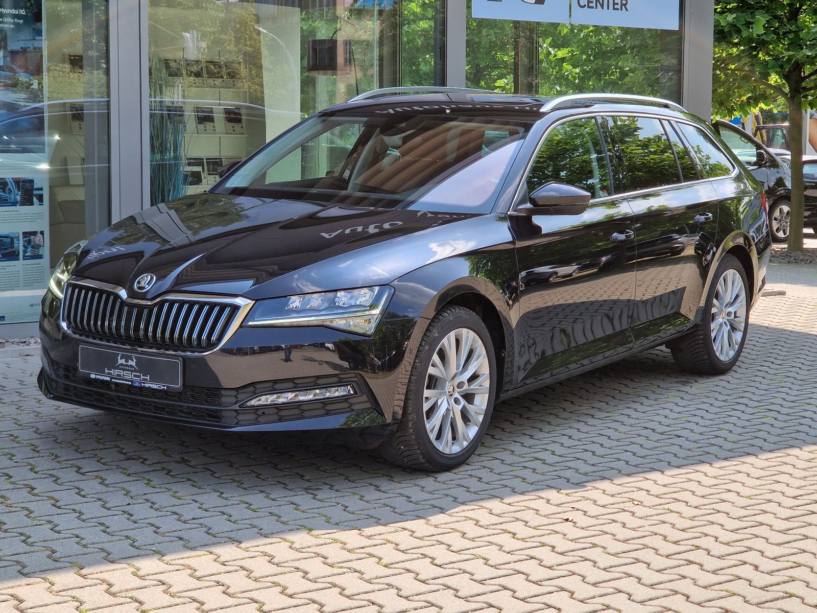 Fahrzeugabbildung SKODA Superb Combi Ambition 2.0 TDI DSG NAVI RFK