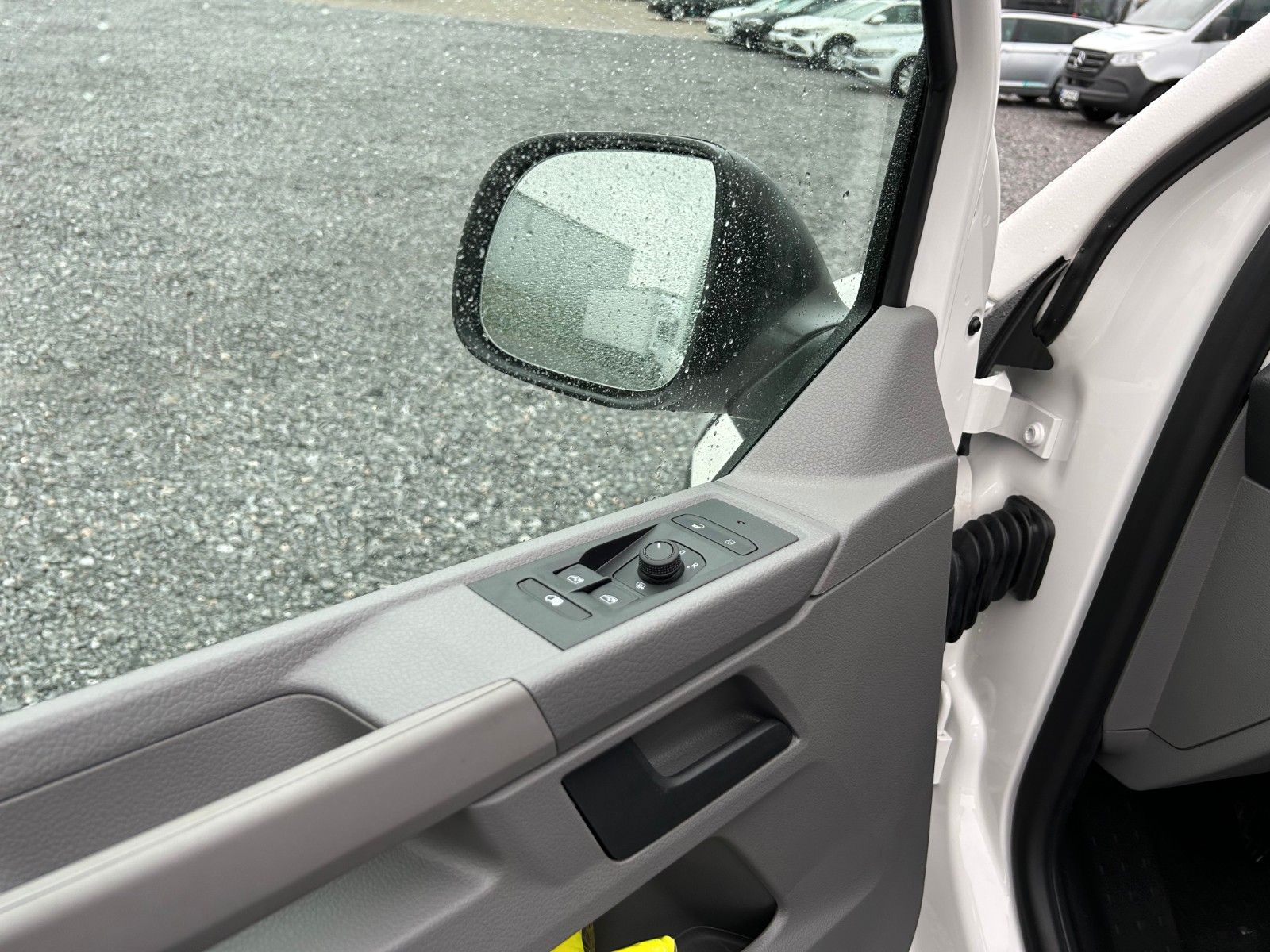 Fahrzeugabbildung Volkswagen T 6.1 Transporter 2,0 TDI /Klima/Flügeltürer