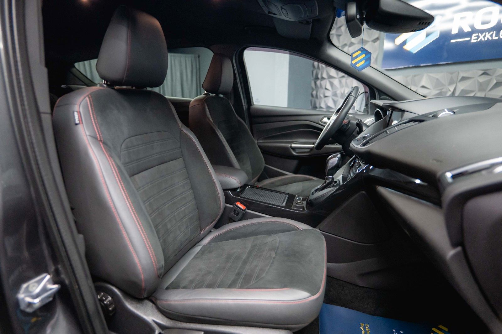 Fahrzeugabbildung Ford Kuga ST-Line 2.0 TDCi 4x4 *LED*Kamera*ACC*DAB*